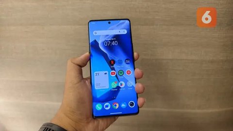 Penampakan Vivo V30 Pro (Liputan6.com/ Agustinus Mario Damar)