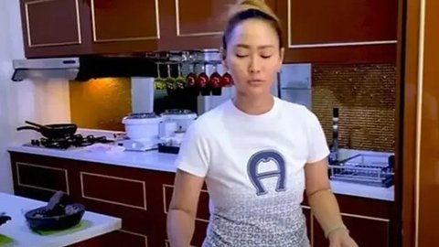 Inspirasi Dapur Minimalis Estetik dari Hunian Para Artis Indonesia