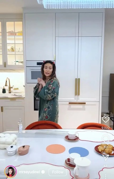 Model kulkas menyatu dengan kabinet (Image by mrsayudewi on Instagram)