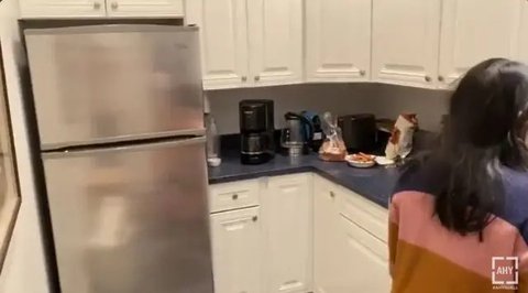 Pesona Annisa Pohan Dampingi AHY Wisuda, Selalu Cantik Kenakan Kebaya hingga Batik (credit: https://www.instagram.com/annisayudhoyono/)