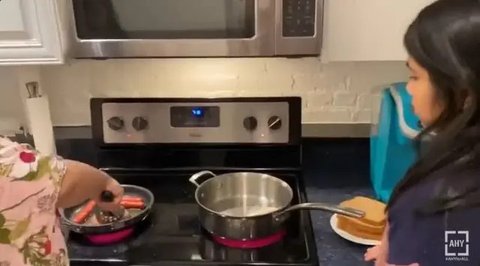 Pesona Annisa Pohan Dampingi AHY Wisuda, Selalu Cantik Kenakan Kebaya hingga Batik (credit: https://www.instagram.com/annisayudhoyono/)