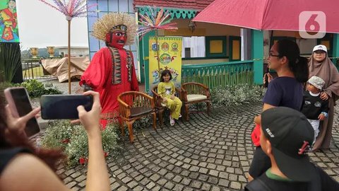 FOTO: Ribuan Warga Ramaikan Lebaran Betawi 2025