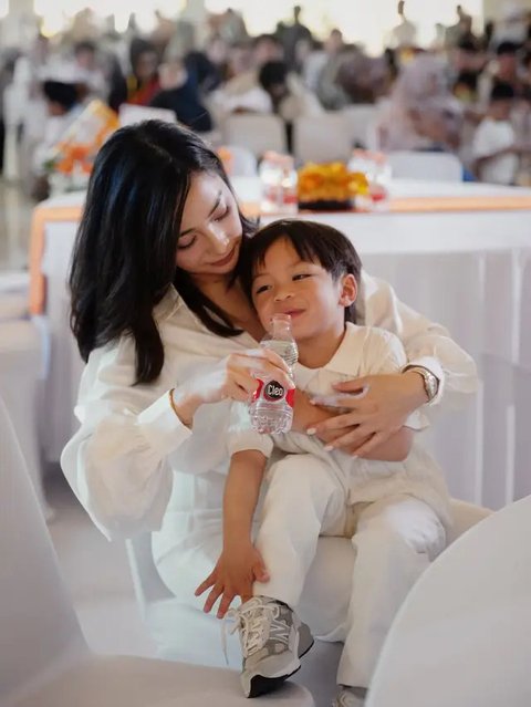 Intip pesona fresh ibu dua anak Nikita Willy yang baru saja potong rambut (@nikitawillyofficial94)
