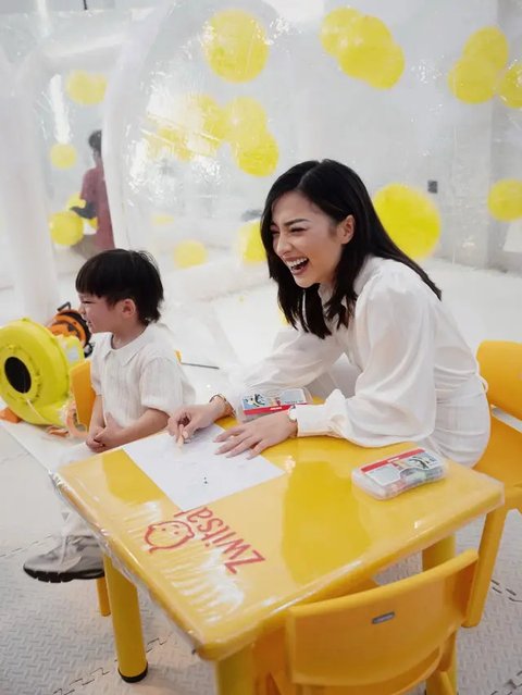 Intip pesona fresh ibu dua anak Nikita Willy yang baru saja potong rambut (@nikitawillyofficial94)