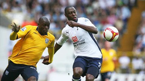 Artikel 10 Tahun Bola.com - Steven Gerrard, Ryan Giggs, Tony Adams ketika masih aktif bermain (Bola.com/Adreanus Titus)