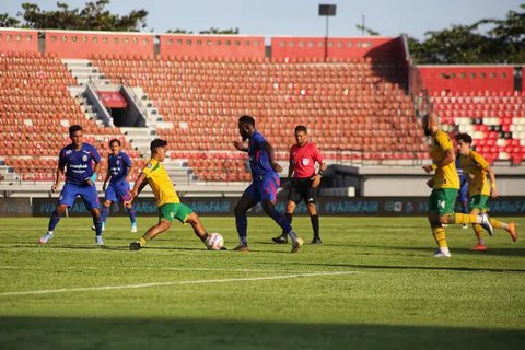 Wiliam Marcilio tak akan ikuti jejak Joel Cornelli yang didepak Arema FC. (Iwan Setiawan/Bola.com)