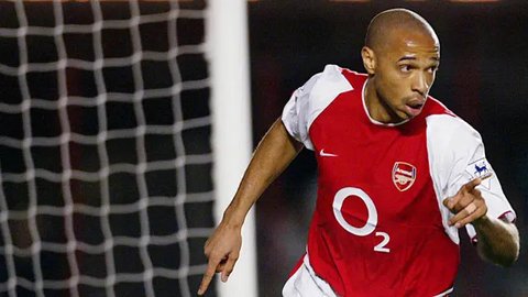 Artikel 10 Tahun Bola.com - 10 Pemain yang kariernya meroket setelah ganti posisi (Bola.com/Adreanus Titus)
