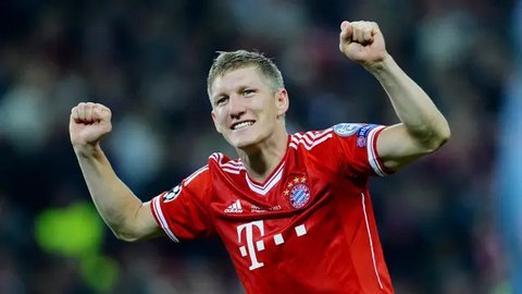 Artikel 10 Tahun Bola.com - 10 Pemain yang kariernya meroket setelah ganti posisi (Bola.com/Adreanus Titus)