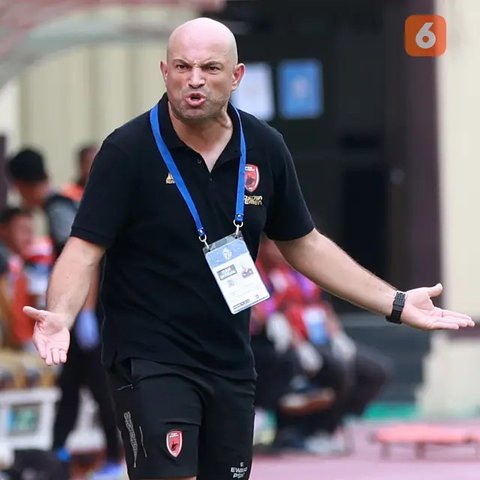 Pelatih PSM Makassar, Bernardo Tavares. (Bola.com/Nandang Permana)