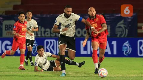 Pelatih PSM Makassar, Bernardo Tavares. (Bola.com/Nandang Permana)