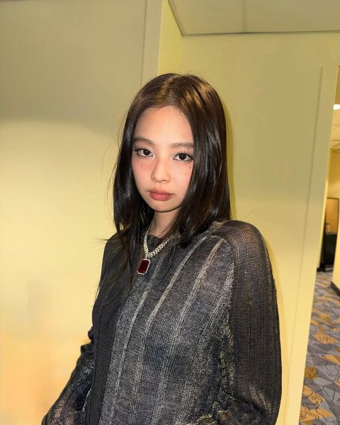 Jennie BLACKPINK Rilis 7 MV untuk Album Ruby, Video Musik 'Seoul City' Tampilkan Visual Memukau