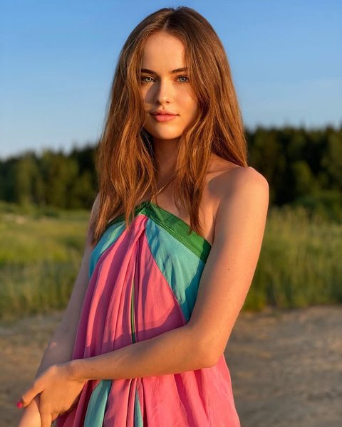 7 Potret Terbaru Kristina Pimenova yang Dulu Dijuluki Anak Kecil Tercantik di Dunia, Kini Sudah Dewasa