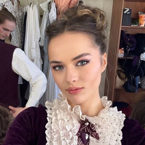 7 Potret Terbaru Kristina Pimenova yang Dulu Dijuluki Anak Kecil Tercantik di Dunia, Kini Sudah Dewasa