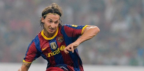 5 Legenda Sepak Bola yang Pernah Main di Barcelona dan Inter Milan