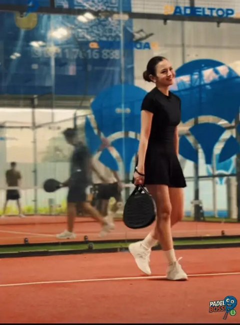 Intip gaya sporty Mahalini Raharja saat main padel (@rizkyfbian)