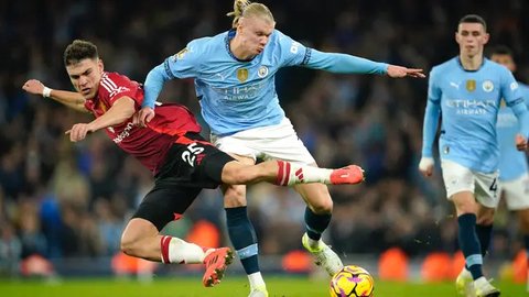 Kemenangan ini membawa Arsenal semakin dekat dengan Liverpool di puncak klasemen. The Gunners kini mengumpulkan 50 poin dari 24 pertandingan. Sementara itu, Manchester City tertahan di pering