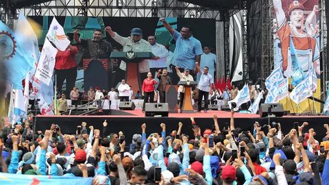 Presiden Prabowo menggarisbawahi perlunya peran negara dalam menyokong kehidupan kaum buruh jadi lebih baik. (Liputan6.com/Angga Yuniar)