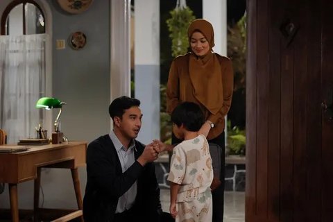 Setelah sukses mengantar Air Mata di Ujung Sajadah mencetak box office 3,2 jutaan penonton, Titi Kamal kembali lewat film Tabayyun. Ia memerankan Zalina. (Foto: Dok. Beehave Pictures)