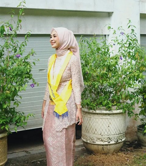 Ilustrasi Kebaya Kutubaru