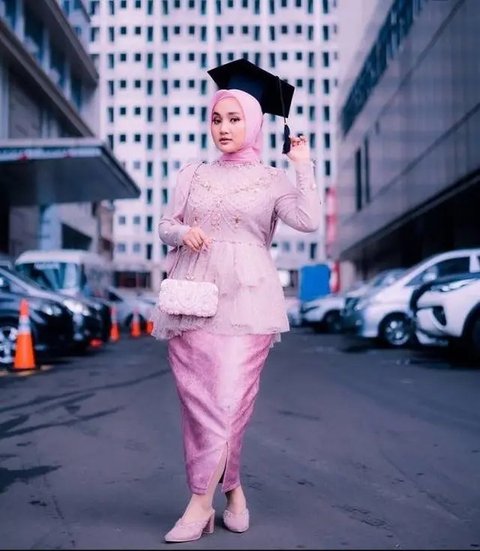 Ilustrasi Kebaya Kutubaru