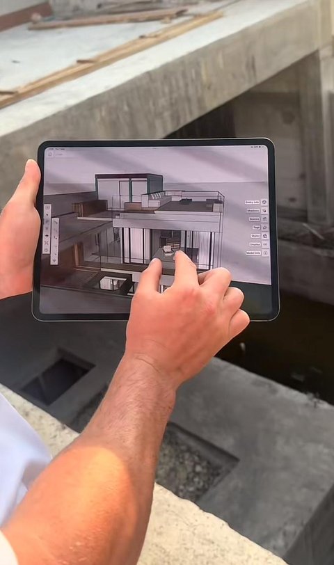 Belum jadi 100%, Billar spill desain 3D dari villa miliknya dan Lesti. Wah, keren banget. Yang pasti villa ini bakal homey dan cocok buat kumpul bersama keluarga tercinta.