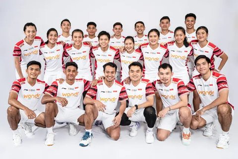 Ganda campuran China Feng Yan Zhe/Huang Dong Ping merayakan kemenangan di final Piala Sudirman 2025. (AFP/Adek Berry)