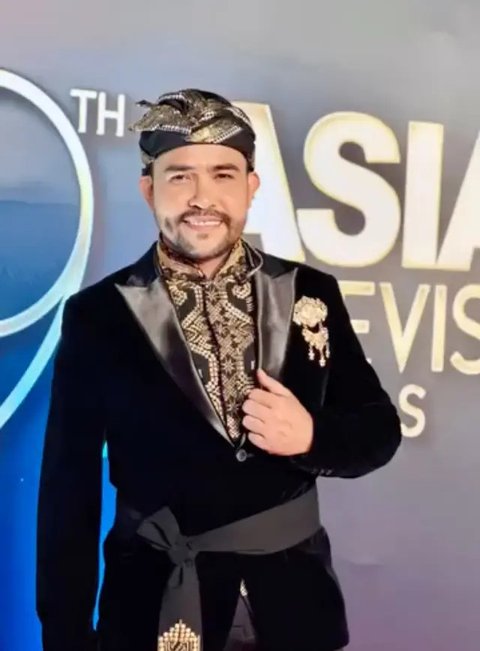 Sebagai salah satu juri, Fildan Rahayu terharu melihat perjuangan peserta audisi Dangdut Academy 7 Indosiar. Ia terkenang saat berada di posisi peserta. (Foto: Dok. Instagram @da4_fildan)