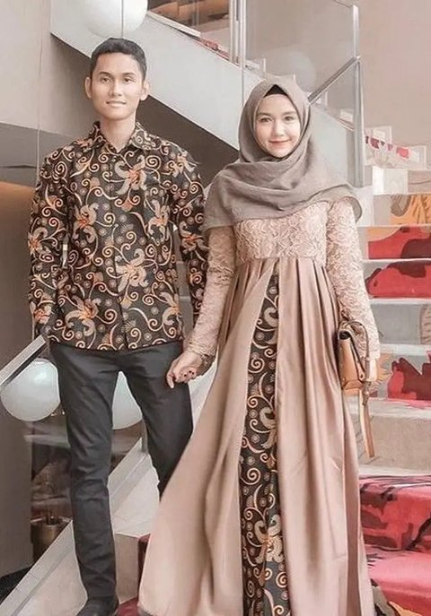 Model batik couple terbaru 2025 untuk kondangan (sumber: pinterest)