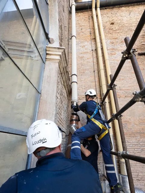 Kapel Sistina berada di dalam Istana Apostolik, Vatikan. (Handout/VATICAN MEDIA/AFP)