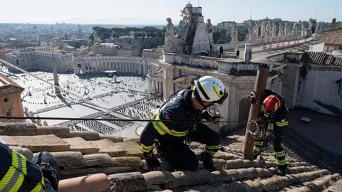 Konklaf atau pemilihan paus dijadwalkan dimulai pada 7 Mei 2025 yang bersifat tertutup dan sangat rahasia. (Handout/VATICAN MEDIA/AFP)