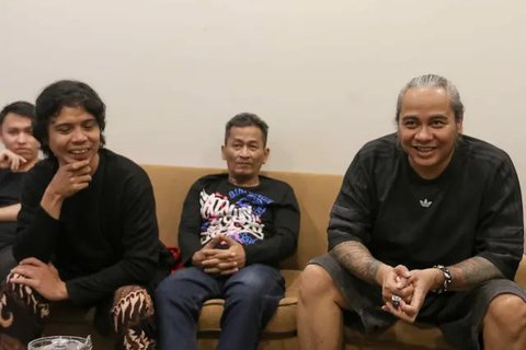 Antusiasme Ferdy Tahier di event All You Can Hear Gigs 2024 yang digelar di Asthana Kemang, Jakarta Selatan, Selasa (5/11/2024). (Foto: Ruly Riantrisnanto)