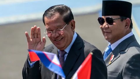 Usai upacara, kedua pemimpin negara tersebut langsung masuk ke dalam Istana Merdeka untuk melakukan rangkaian pertemuan. (BAY ISMOYO/AFP)