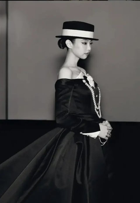 Punya gaya personal yang begitu kontras, ketiganya tampil charming di Met Gala 2025. (Foto: Jennie/ Instagram)
