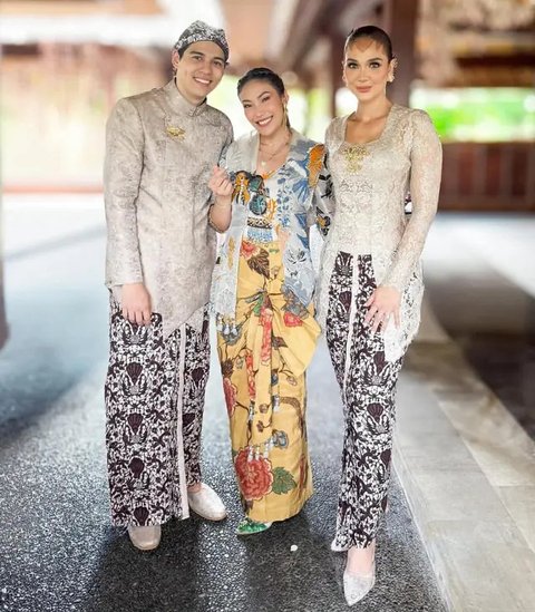 Potret Anggunnya Luna Maya Kenakan Paes Jelang Pernikahan. [@lunamaya]