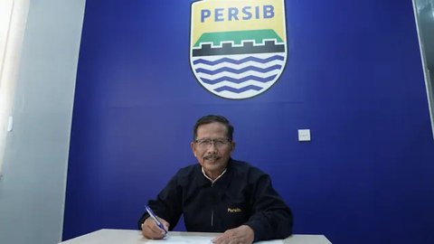Persib Bandung - Djadjang Nurdjaman dan Bojan Hodak (Bola.com/Adreanus Titus)