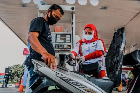 Ilustrasi bongkar muat BBM Pertamina/foto:Istimewa (Arfandi Ibrahim/Liputan6.com