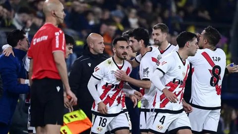 Tiga gol Rayo Vallecano masing-masing dicetak Unai Lopez, Abdul Mumin, dan Isaac Palazon. Sementara itu, gol-gol Real Madrid dicetak Federico Valverde, Jude Bellingham, dan Rodrygo. (AP Photo
