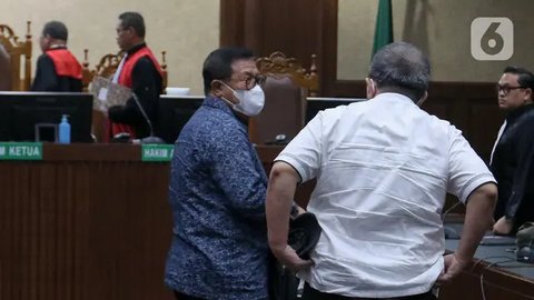 Hari ini, Kamis (8/5/2025), Majelis Hakim Pengadilan Tipikor Jakarta membacakan putusan terhadap Hakim nonaktif pada Pengadilan Negeri (PN) Surabaya yang menjadi terdakwa dalam kasus suap vonis bebas Gregorius Ronald Tannur, Erintuah Damanik dan Mangapul. (Liputan6.com/Herman Zakharia)