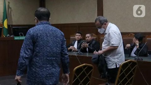 Erintuah Damanik dan Mangapul divonis pidana penjara selama tujuh tahun. (Liputan6.com/Herman Zakharia)
