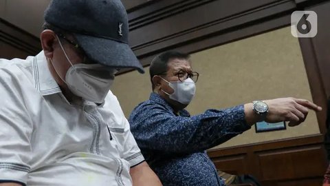 Selain pidana penjara, Erintuah Damanik dan Mangapul juga dikenakan denda sebesar Rp500 juta dengan ketentuan apabila tidak dibayar maka diganti (subsider) dengan kurungan selama tiga bulan. (Liputan6.com/Herman Zakharia)
