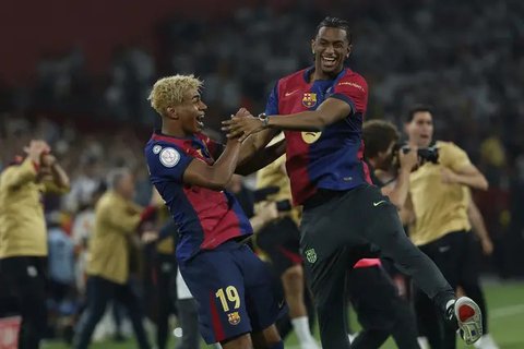 Pelatih Barcelona asal Jerman, Hans-Dieter Flick, difoto sebelum pertandingan leg pertama perempat final Liga Champions UEFA antara FC Barcelona dan BVB Borussia Dortmund di Estadi Olimpic