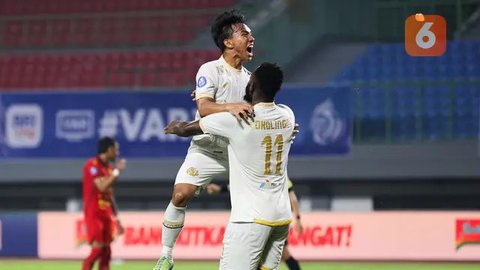 Pemain Persik Kediri, Vava Mario Yagalo, merayakan gol saat melawan Rans Nusantara FC pada laga BRI Liga 1 2022/2023 di Stadion Pakansari, Bogor, Sabtu (10/9/2022). (Bola.com/M Iqbal Ichsan)