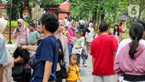 Taman Mini Indonesia Indah merupakan salah satu destinasi terpopuler di Indonesia, terutama di kalangan keluarga. (Liputan6.com/Herman Zakharia)