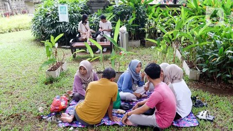 Hal ini karena TMII memiliki segudang wahana dan atraksi menarik yang cocok untuk menghibur seluruh anggota keluarga. (Liputan6.com/Herman Zakharia)