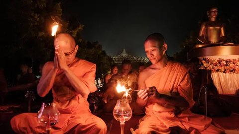 FOTO: Cantiknya Ribuan Lampion Terangi Candi Borobudur saat Puncak Perayaan Waisak 2025