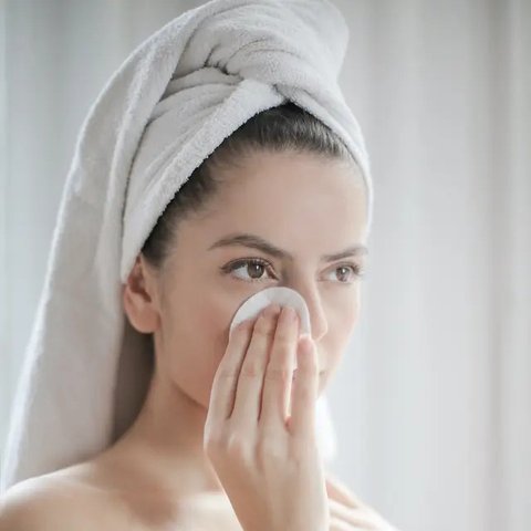 Ilustrasi produk skincare. (c) AntonMatyukha/Depositphotos.com