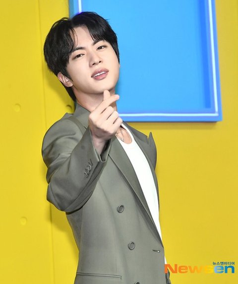 Ikon Hollywood Tom Cruise Bakal Hadir di YouTube Jin BTS  Jadi Bintang Tamu