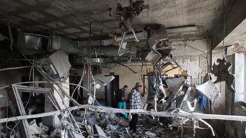 Kementerian Kesehatan di Gaza yang dikuasai Hamas mengatakan pada Senin (12/5/2025) bahwa sedikitnya 2.749 orang telah tewas sejak Israel melanjutkan operasinya. Dengan demikian, jumlah korban tewas secara keseluruhan sejak perang memanas menjadi 52.862 jiwa. (Eyad BABA/AFP)