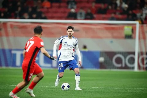 Aksi bek Timnas Indonesia, Sandy Walsh di Yokohama F. Marinos di musim 2024/2025. (Instagram/sandywalsh)