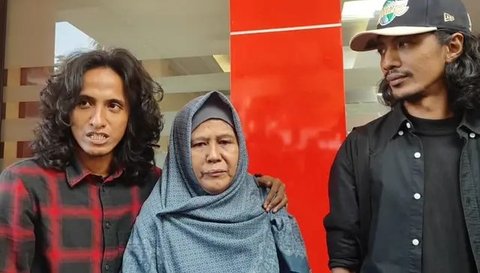 Vadel Badjideh di Polres Metro Jakarta Selatan saat polisi merilis perkara kasus yang membuatnya ditetapkan sebagai tersangka atas laporan Nikita Mirzani. (Dok. via M. Altaf Jauhar)